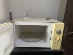 Fast microwave in perfect working condition
