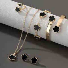 5-in-1 Lucky Flower Jewelry Set for Women | Bracelet Ring Necklace