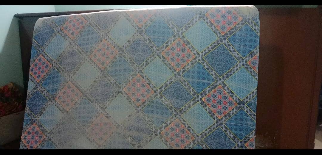 Old used Mattress for sale at Nipa Chowrangii 1