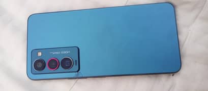 Tecno Camon 18 Premier 8+5GB 256GB 32MP front 64 Back Fast charger