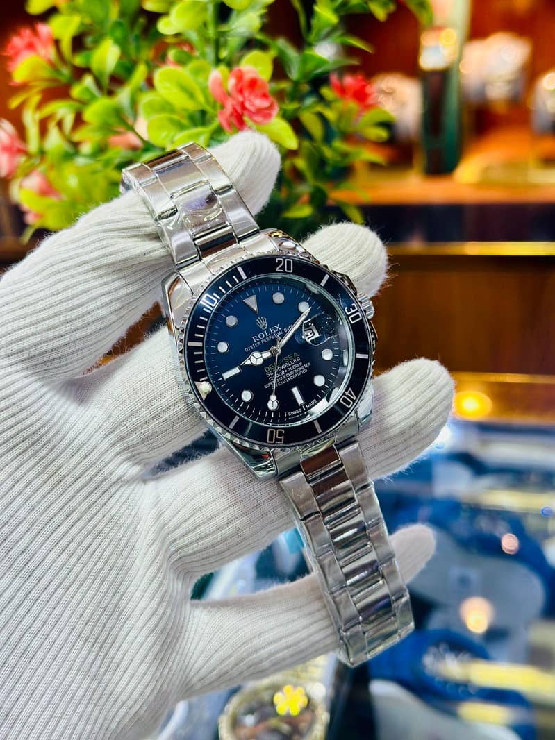 Rolex Submariner with rotating bezel and date 1