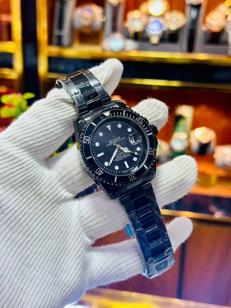 Rolex Submariner with rotating bezel and date 7
