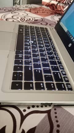 hp folio 9470m i. 5 3rd generation 4gb ram 256 GB SSD card