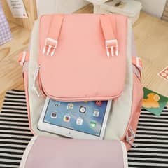 COLLEGE BAGS VERY STUNNING