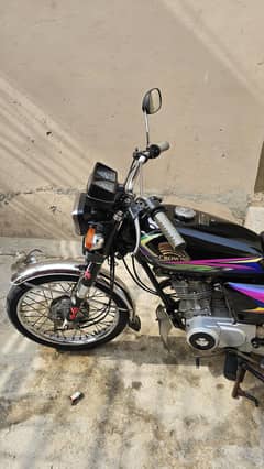 Crown 125 Bike / Negotiable