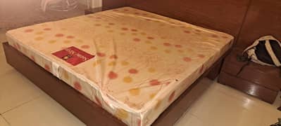 MoltyFoam King Size Mattress  8 inch thick