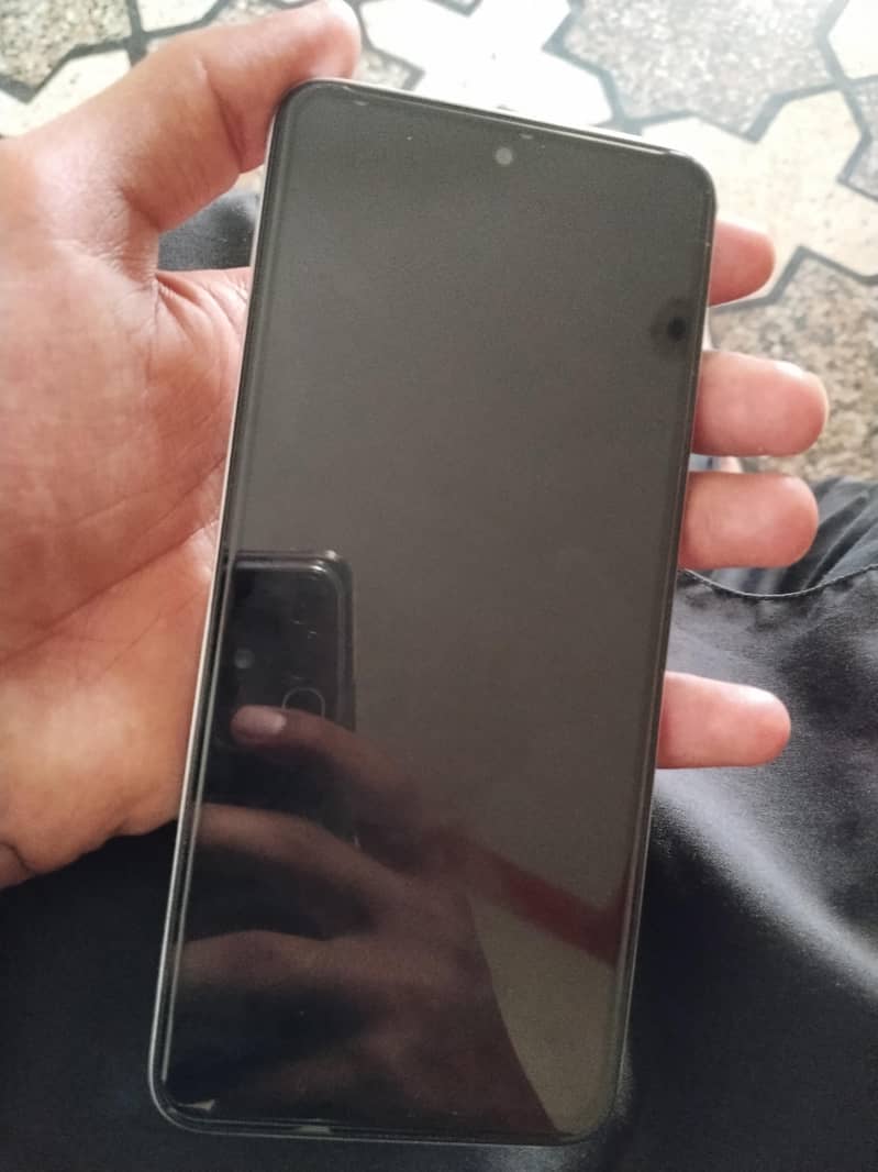 condition 10/10 with box no issue with warranty 1