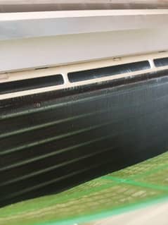 haier 1.5unat saplat Nan inverter  03105160845