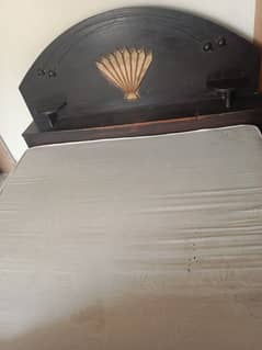 king size bed with mattress