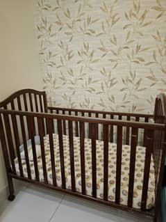Juniors Crib