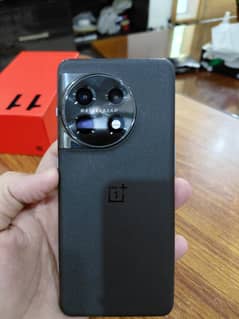 One plus 11 5g global version  16gb  512 titanium black