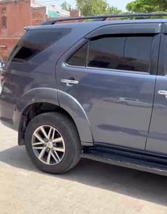 Toyota Fortunerb Fully Maintained(New Tyres Alyrims)