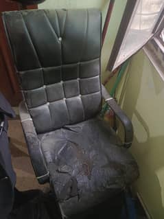 two chairs for sale thora sa kam hona hai chairs ka