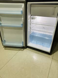Dawlance Refrigerator single door with freezer compartment 9101R