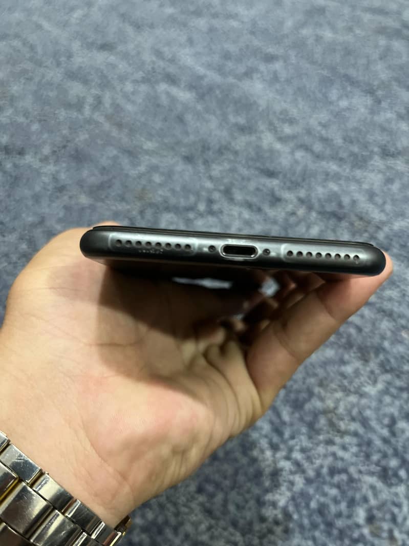 iPhone 8 Plus 128 gb jv Exchange possible with pta good mobile 2