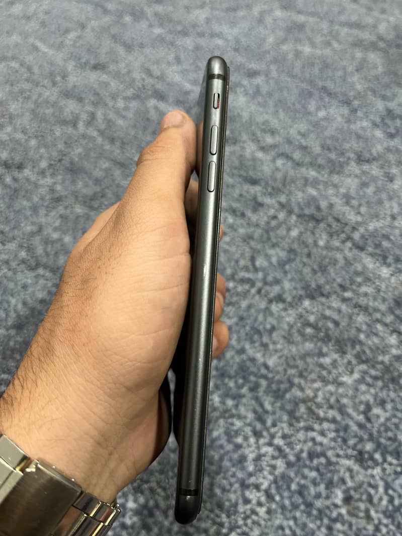 iPhone 8 Plus 128 gb jv Exchange possible with pta good mobile 11