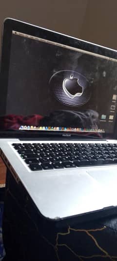 Apple Mac Book Old Model