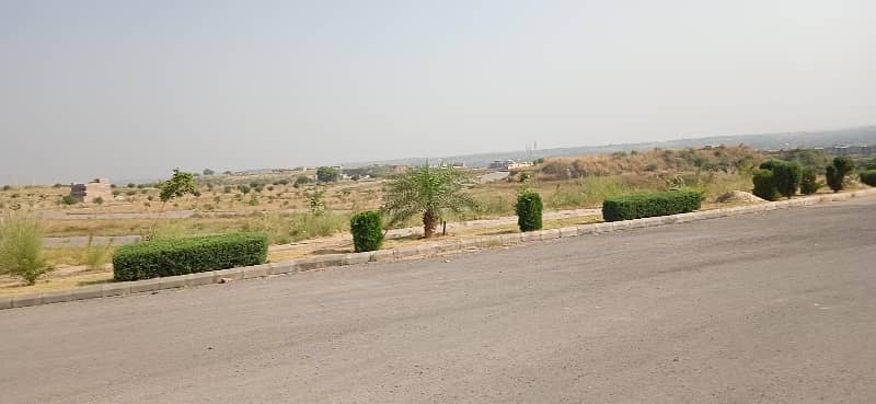 L Block Prime Location 7 Marla Plot Available For Sale 4