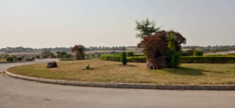 I Block Prime Location 10 Marla Plot Available For Sale 5