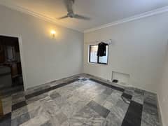 F-7 6bedrooms house for rent