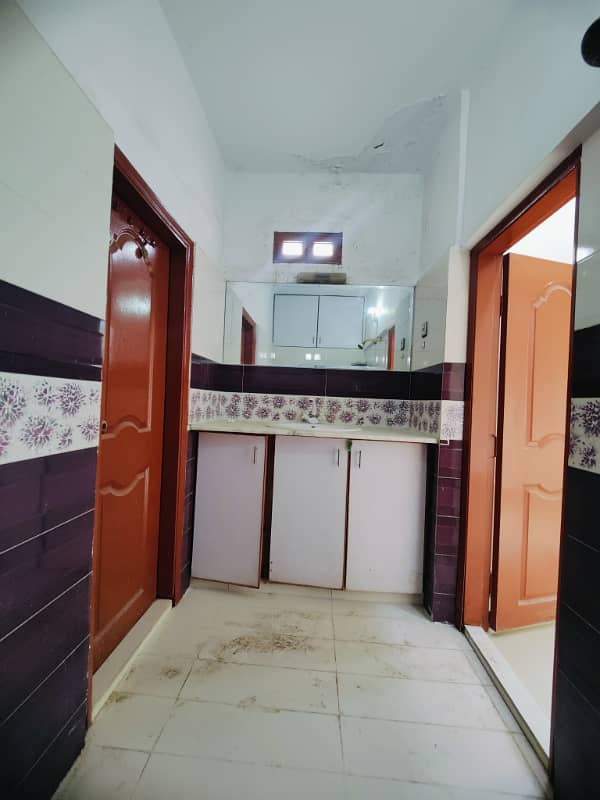 A Well-Maintained And Inviting Apartment In The Heart Of Gulshan-E-Iqbal For Sell (Near Nipa Chowrangi) Opt Chase Value 9
