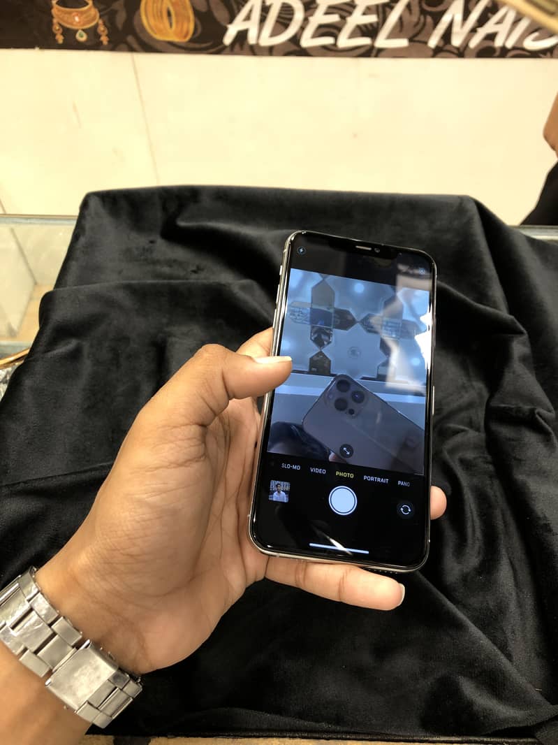 iPhone 11 pro max read add no exchange 4