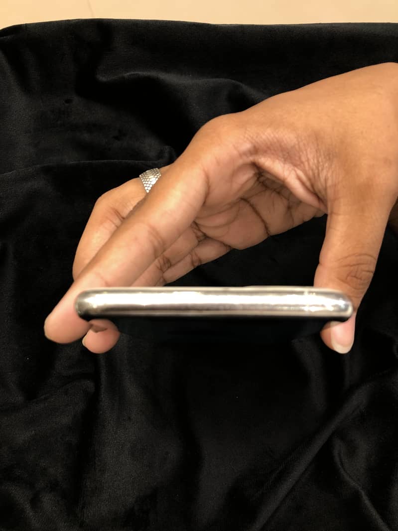 iPhone 11 pro max read add no exchange 6