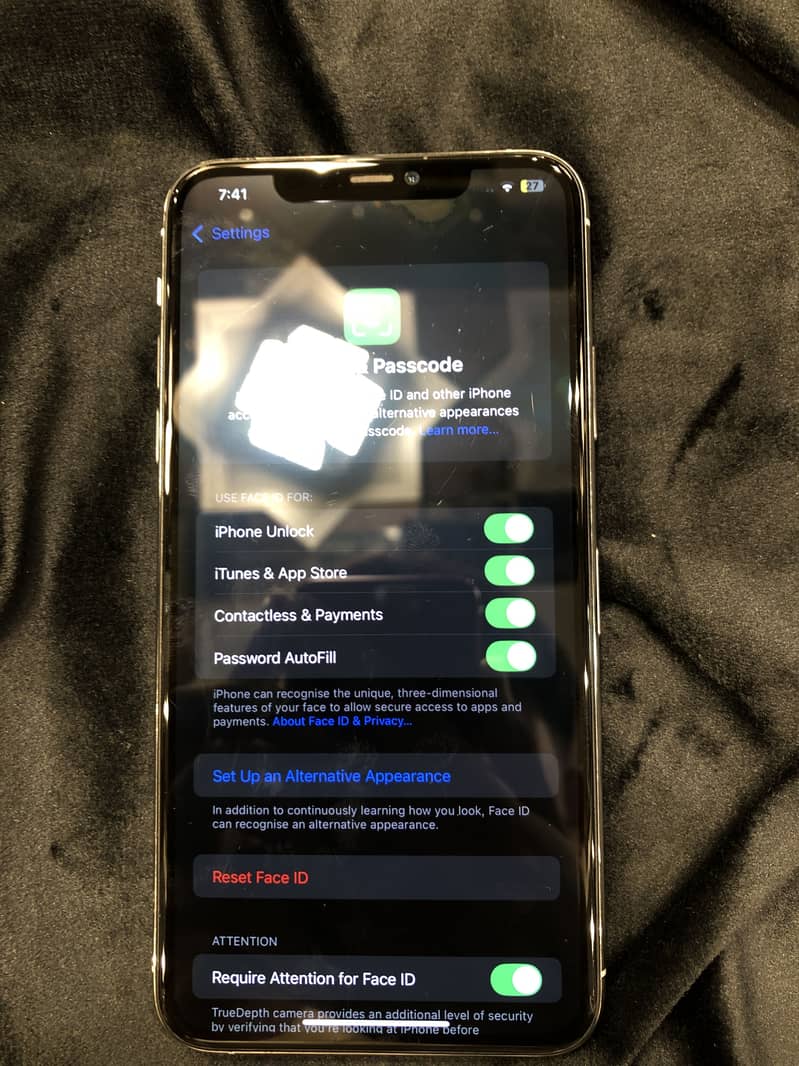 iPhone 11 pro max read add no exchange 13