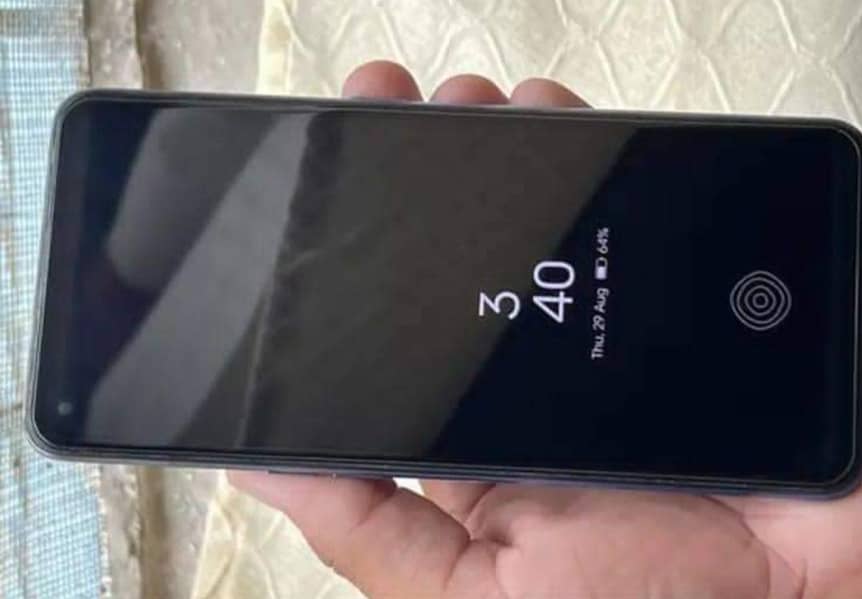 oppo F19 in good condition with box and  finger sensor is also ok 0