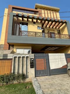 10 house for sale in lda avenue 1