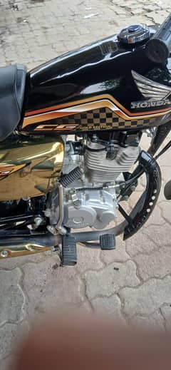 HONDA 125 self start golden edition