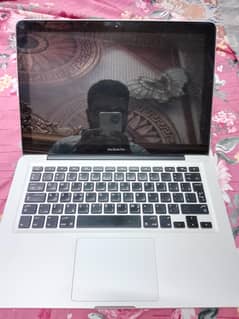 Macbook pro 8/256 SSD core I7 3Rd gem