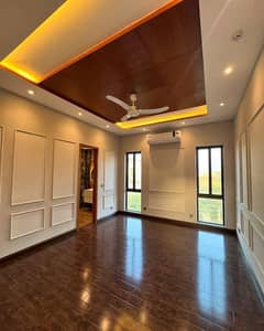 Separate Gate - 1 Kanal Luxurious Upper Portion On Top Location For Rent In DHA Phase 5 Lahore