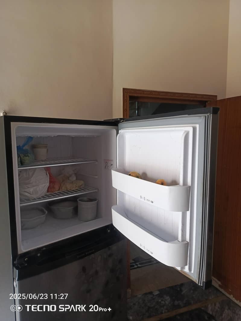 oreint frige mediam size only 3 year use 4
