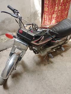 Honda 125 motorcycle 2014 model black color