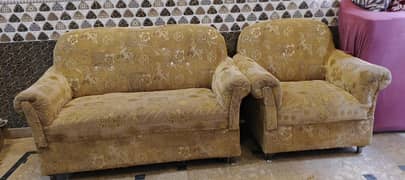 2 seatr and 1 seater (2pairs) for sale
