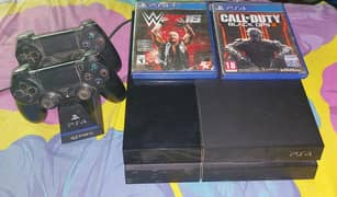 Ps4 ( 2 CDs and 2 controller with stand holder)