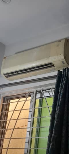 1.5 TON   MITSUBISHI  SPLIT AC  IN WORKING CONDOTION  FOR SALE.