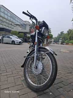 Honda 125se golden number 5555