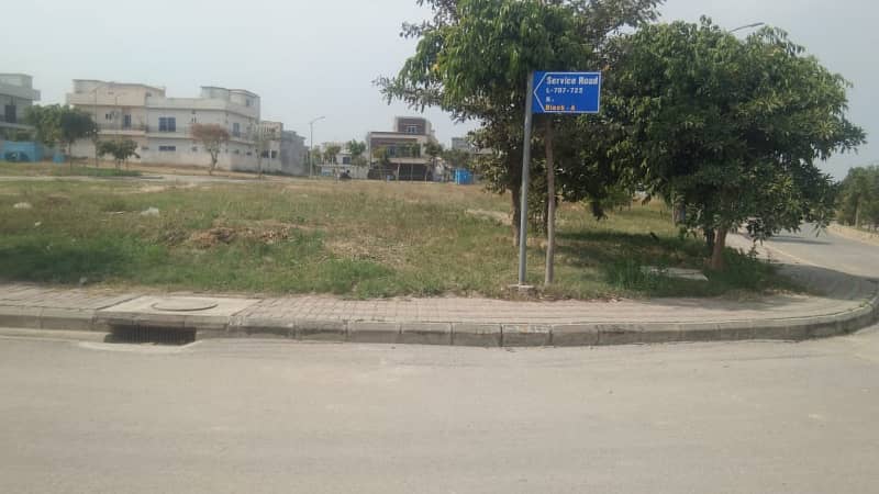 Plots For Sale In Top City-1 B Block, C Block, D Block, I Block (Possession Available):, Islamabad 5