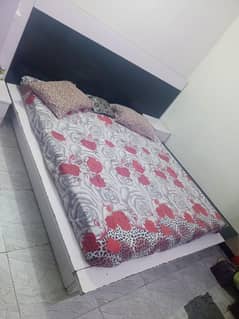 bed and almari
