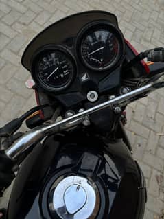 Honda CB125 F