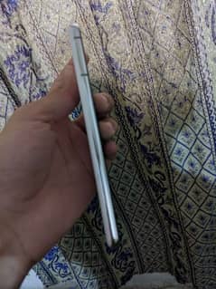 Samsung s21 .