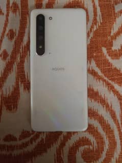Aquos R5G