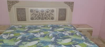 Bed, sidetable , dressing table