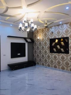 10 Marla slightly used upper Portion for rent hot location