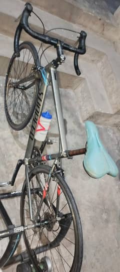 Professional raceing cycle in good condition 9/10