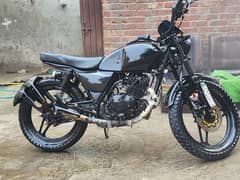 Suzuki GS 150 2015