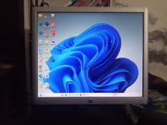 HP 19 inach LED far sale urgent