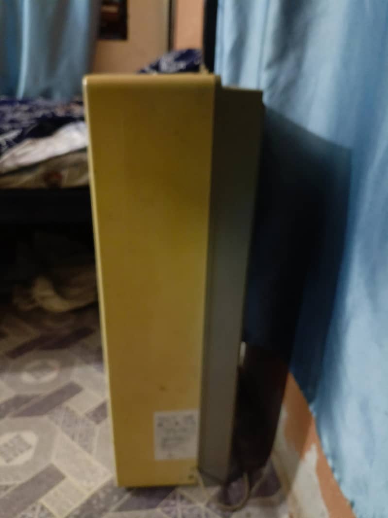 Portable window Ac Exellent working condition. With power. . ene saving. 4